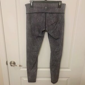 LULULEMON leggings black white reflective logo